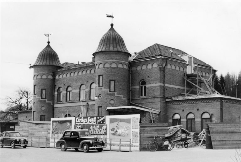 1371. Stationshuset, huvudingång, ombyggnad