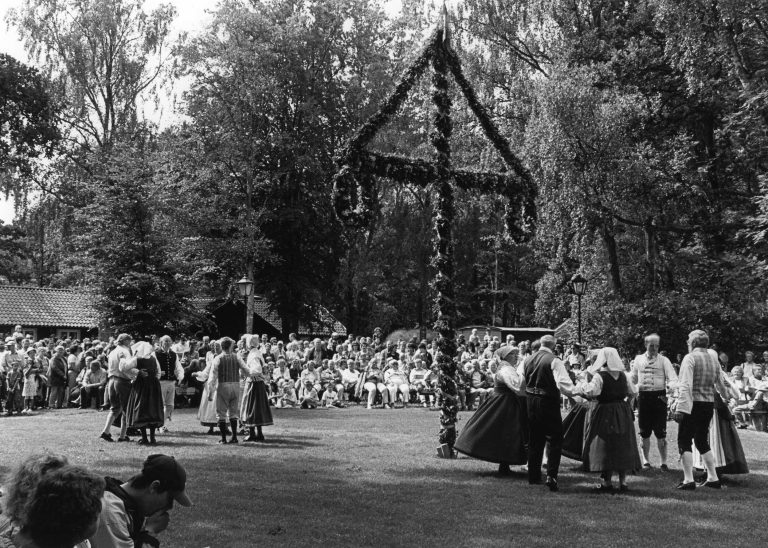 1465. Midsommarfirandet i Apladalen