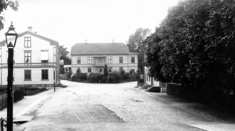 2. Hotellet med gatubelysning