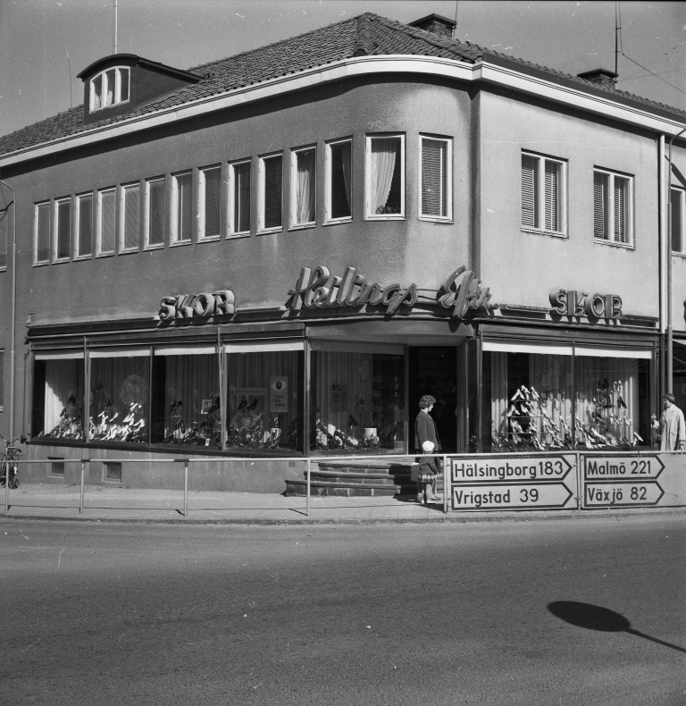 2604. Be-Pe 2248.1  Heilings Skoaffär 1961-04-17