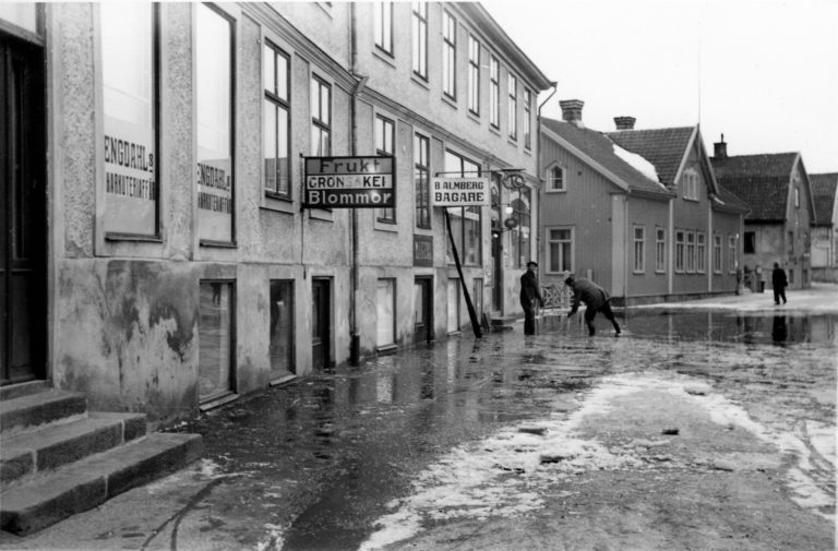 2627. Storgatan Collbergs, Engdahls Charkuteriaffär, Almbergs bageri
