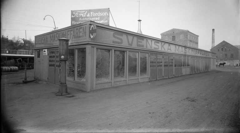 2704. 02 02 29 Postgatan, Svenska Maskinaffären