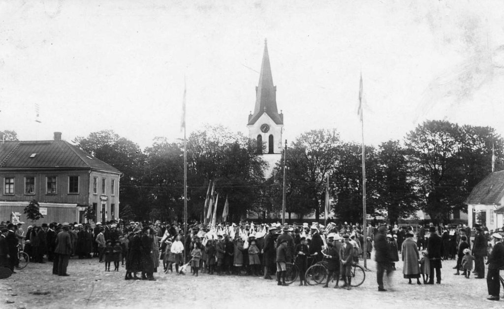 767. Kyrktorget, firandet av Svenska flaggans dag 6 juni 1924